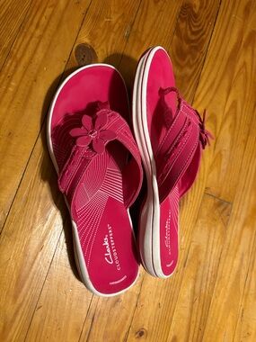 Clarks Bright Pink Floral Cloudsteppers Sandals